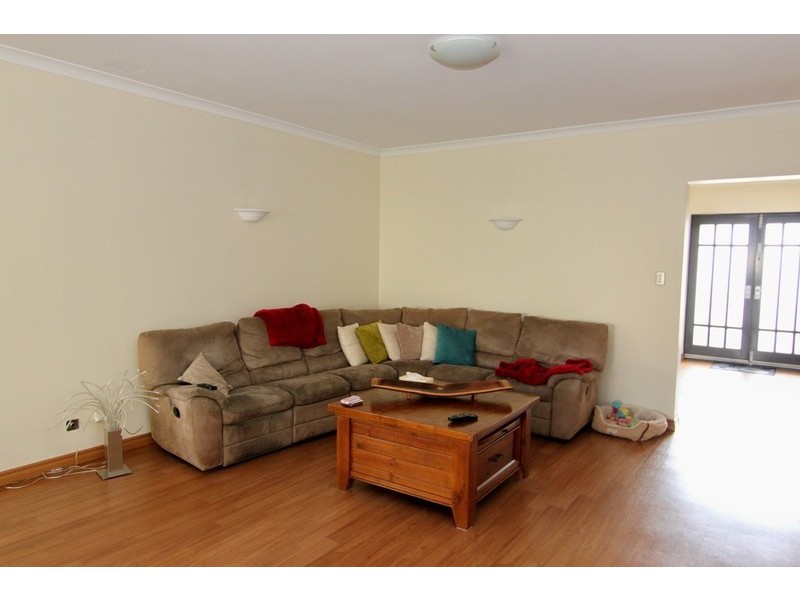 8 Kilchurn Promenade, Darch WA 6065