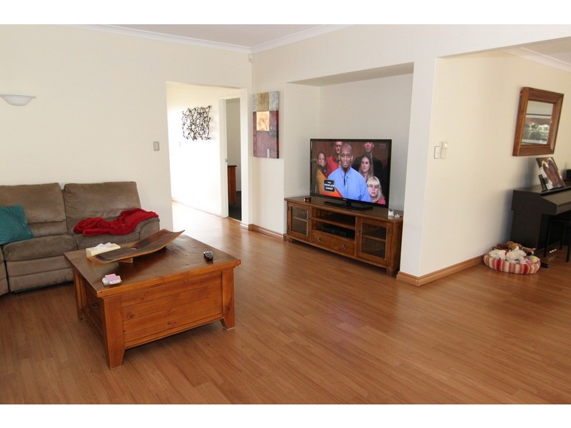 8 Kilchurn Promenade, Darch WA 6065