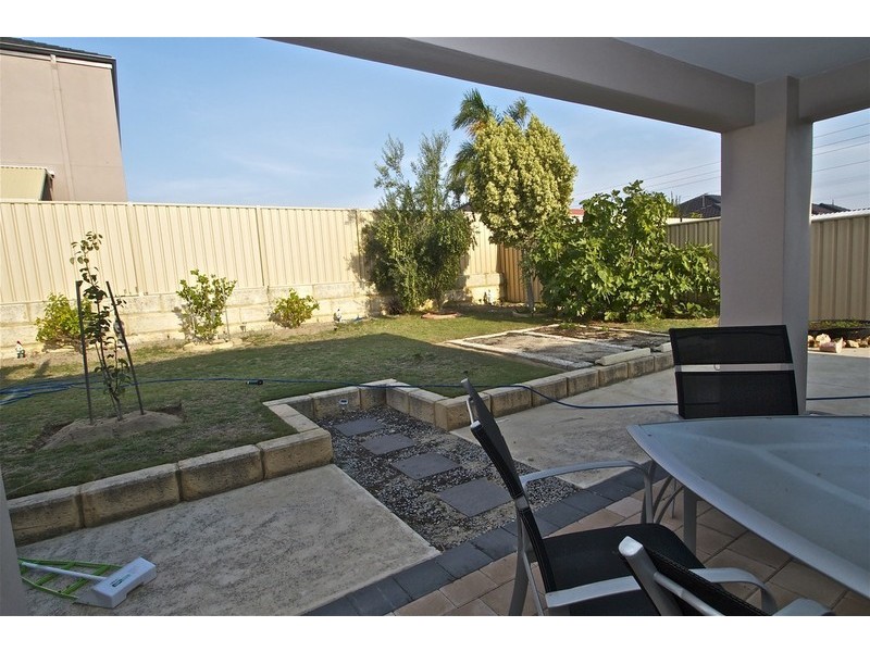 8 Kilchurn Promenade, Darch WA 6065