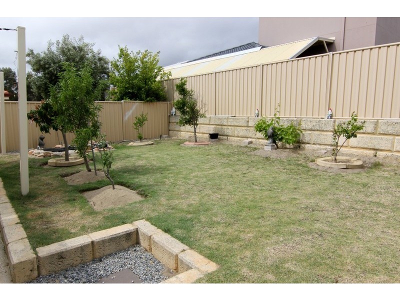 8 Kilchurn Promenade, Darch WA 6065