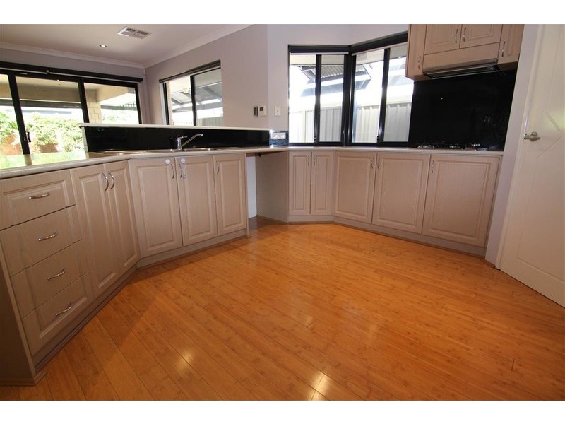 4 Hillsdale Rise, Darch WA 6065