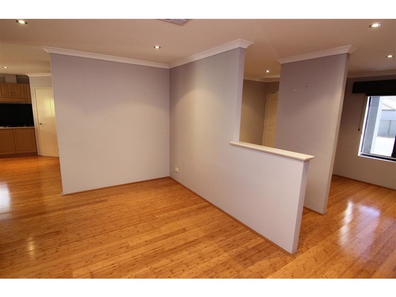 4 Hillsdale Rise, Darch WA 6065