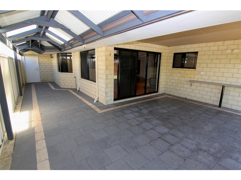 4 Hillsdale Rise, Darch WA 6065