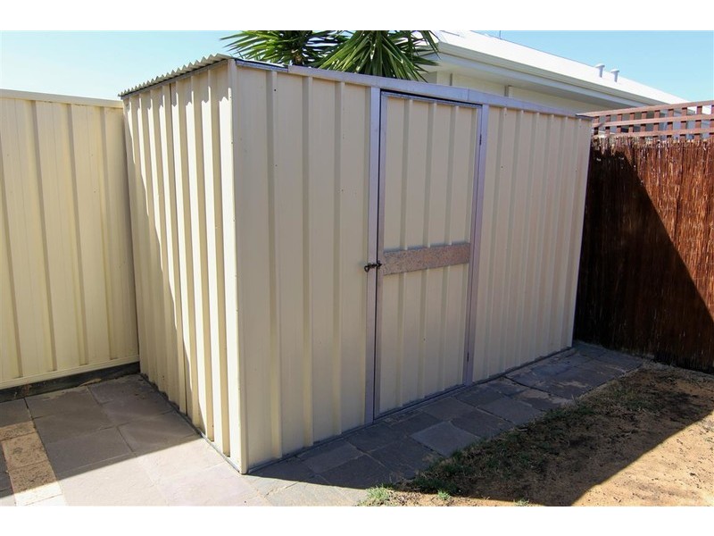 4 Hillsdale Rise, Darch WA 6065