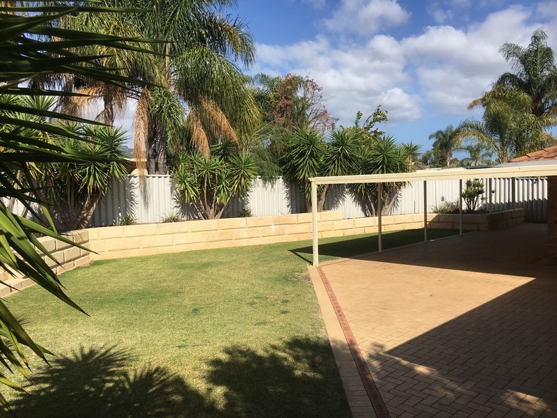 14 Kearney Mews, Marangaroo WA 6064