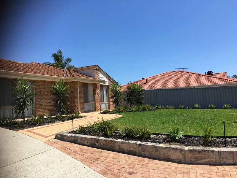 14 Kearney Mews, Marangaroo WA 6064
