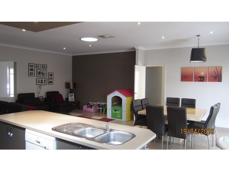 1 Lavender Chase, Darch WA 6065