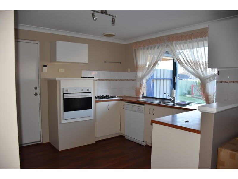 9 Mistletoe Drive, Banksia Grove WA 6031