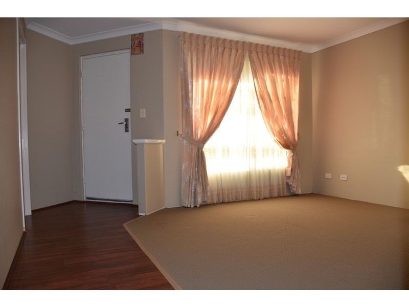 9 Mistletoe Drive, Banksia Grove WA 6031