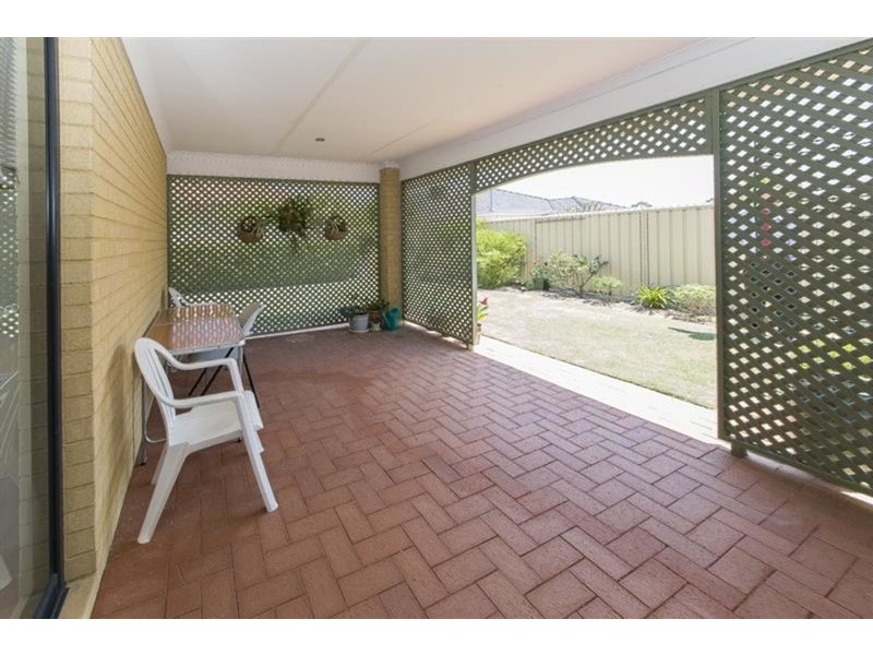 15 Sutton Way, Darch WA 6065