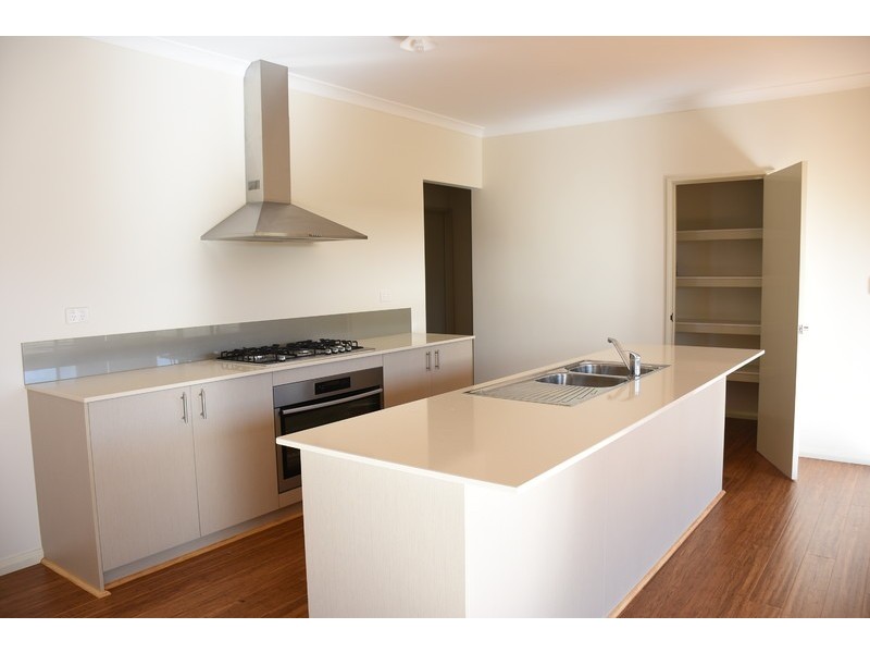 15 Hvar Street, Madeley WA 6065