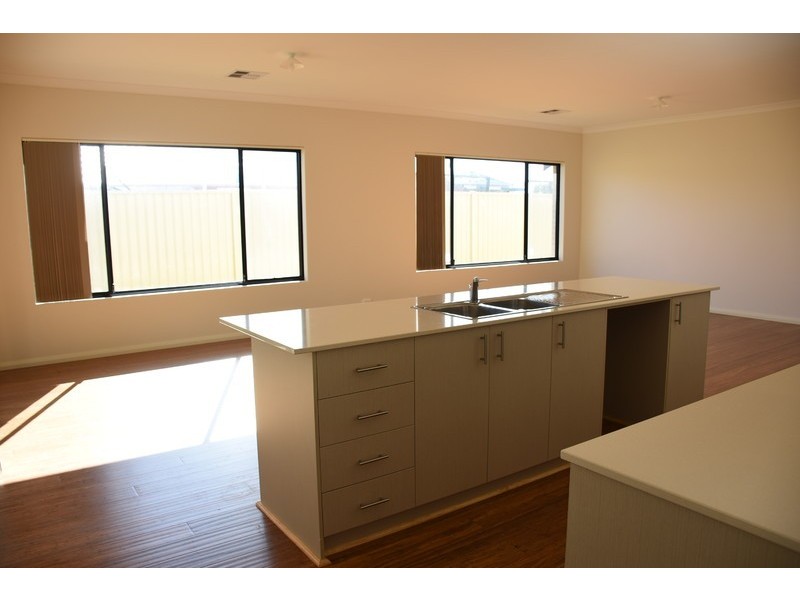 15 Hvar Street, Madeley WA 6065