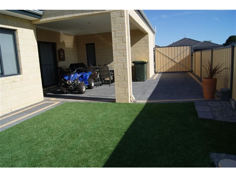 7 Redrobin Link, Tapping WA 6065