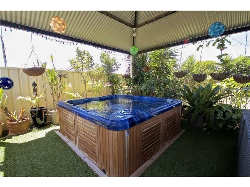 1 Waminda Way, Landsdale WA 6065