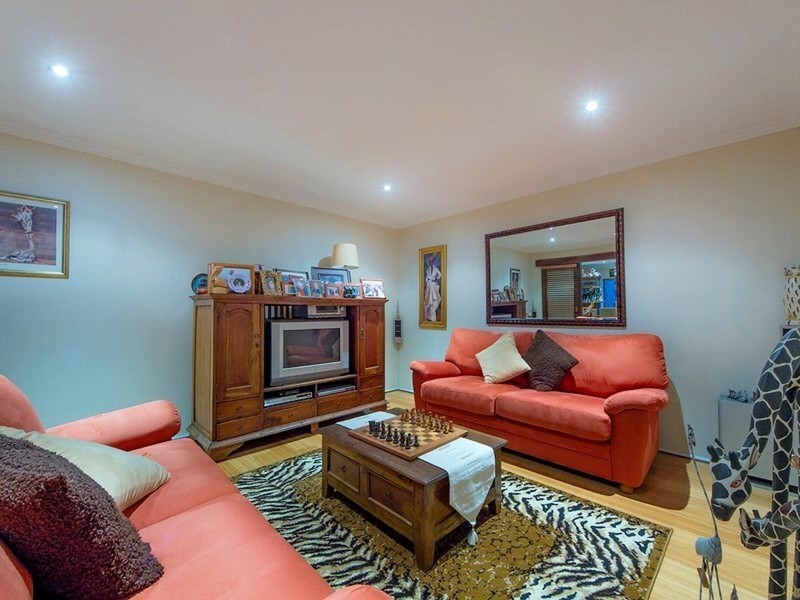 1 Waminda Way, Landsdale WA 6065