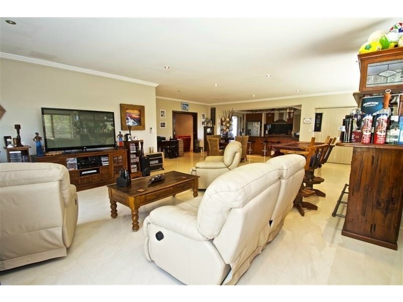 1 Waminda Way, Landsdale WA 6065