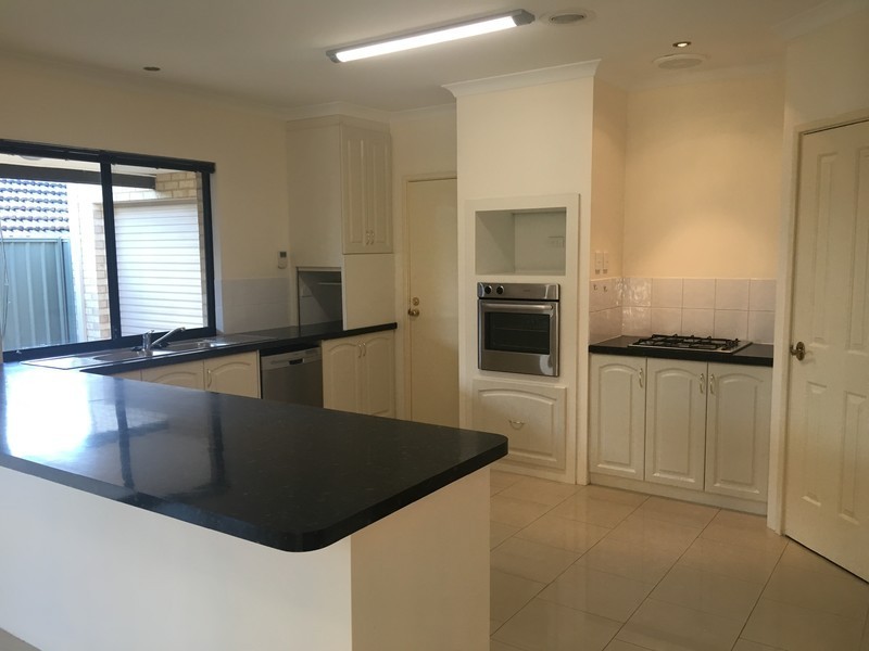 332 Kingsway, Landsdale WA 6065