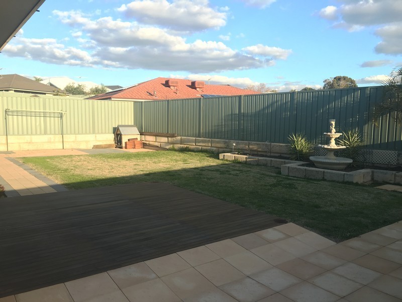 332 Kingsway, Landsdale WA 6065