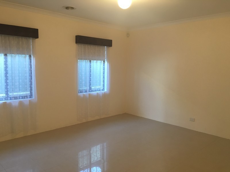 332 Kingsway, Landsdale WA 6065