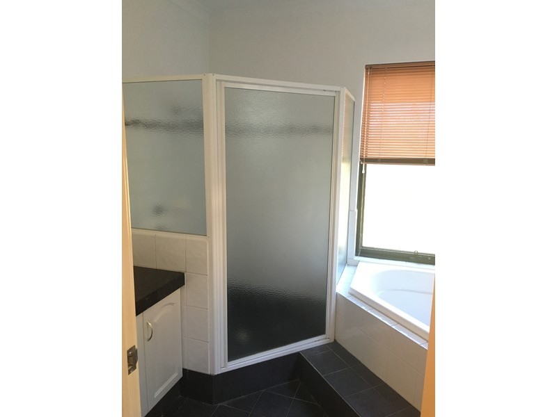 332 Kingsway, Landsdale WA 6065