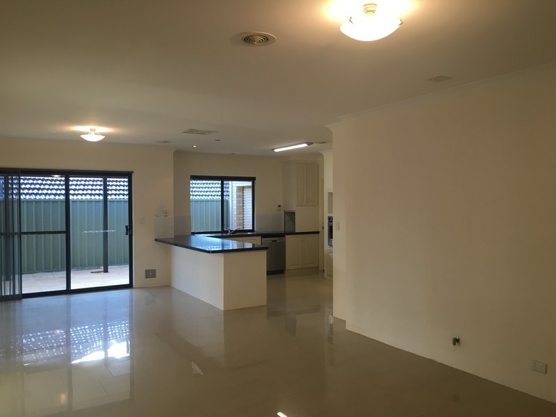 332 Kingsway, Landsdale WA 6065