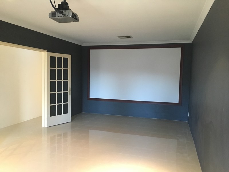 332 Kingsway, Landsdale WA 6065