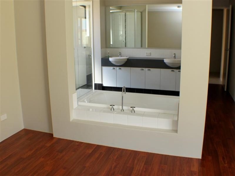 12 Eglinton Drive, Darch WA 6065