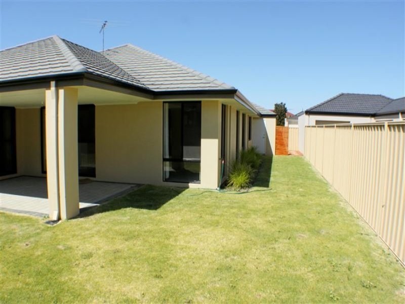 12 Eglinton Drive, Darch WA 6065