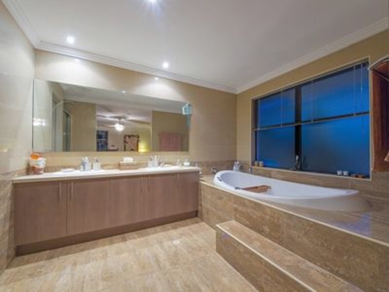 1 Waminda Way, Landsdale WA 6065