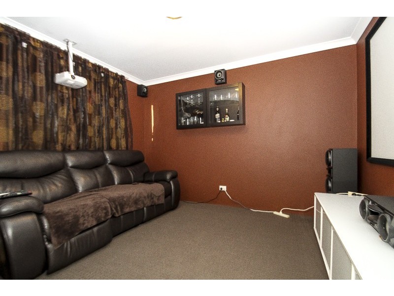 4 Varley Crest, Landsdale WA 6065