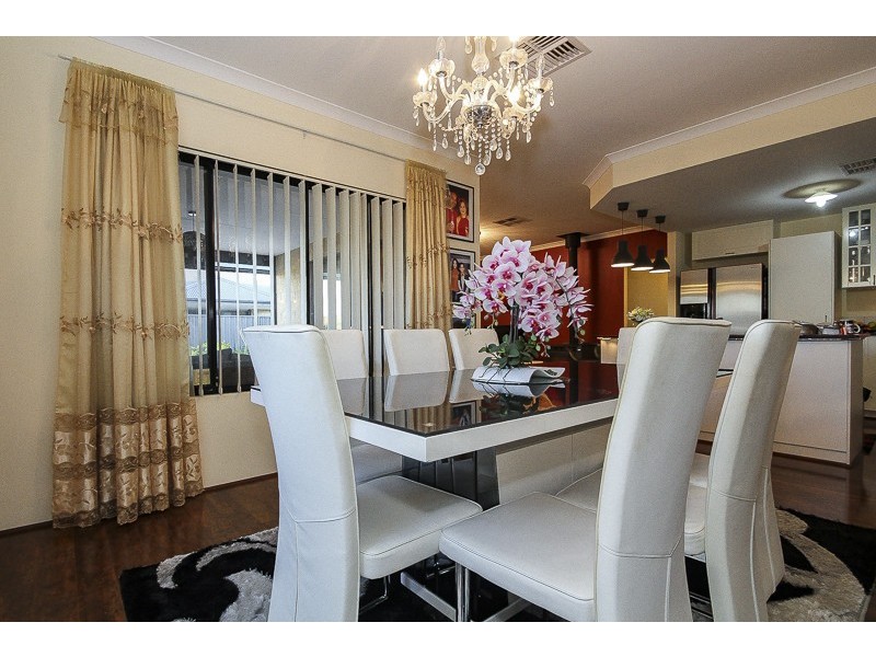 4 Varley Crest, Landsdale WA 6065