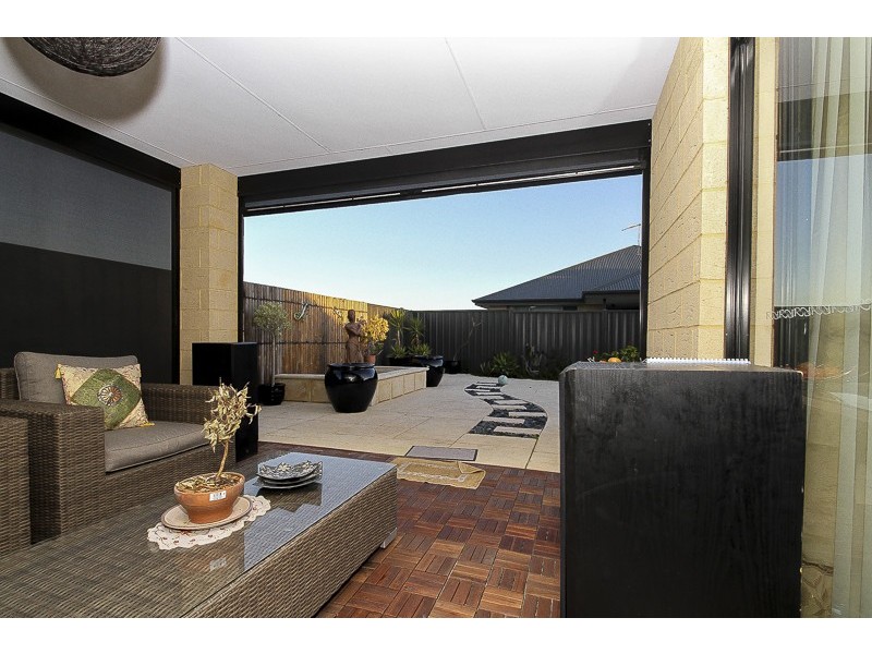 4 Varley Crest, Landsdale WA 6065