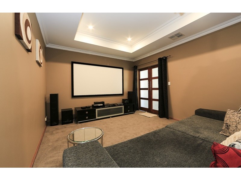 42 Dalecross Avenue, Madeley WA 6065