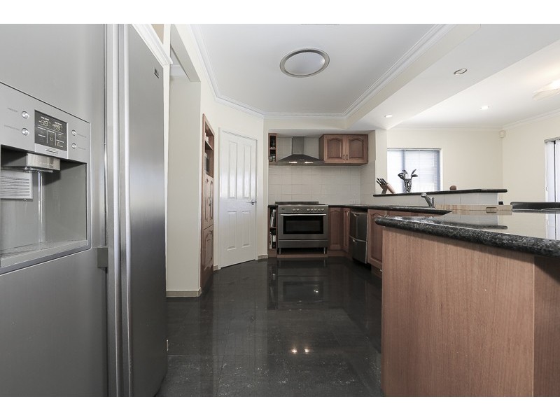 42 Dalecross Avenue, Madeley WA 6065