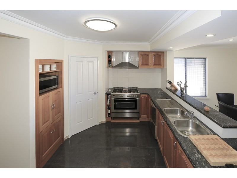 42 Dalecross Avenue, Madeley WA 6065