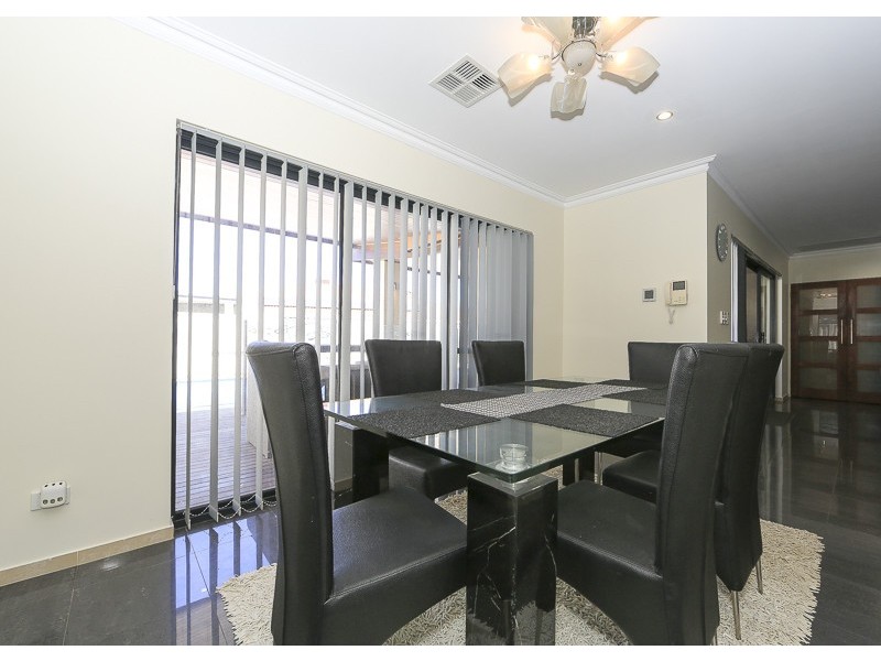 42 Dalecross Avenue, Madeley WA 6065