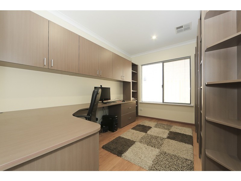 42 Dalecross Avenue, Madeley WA 6065