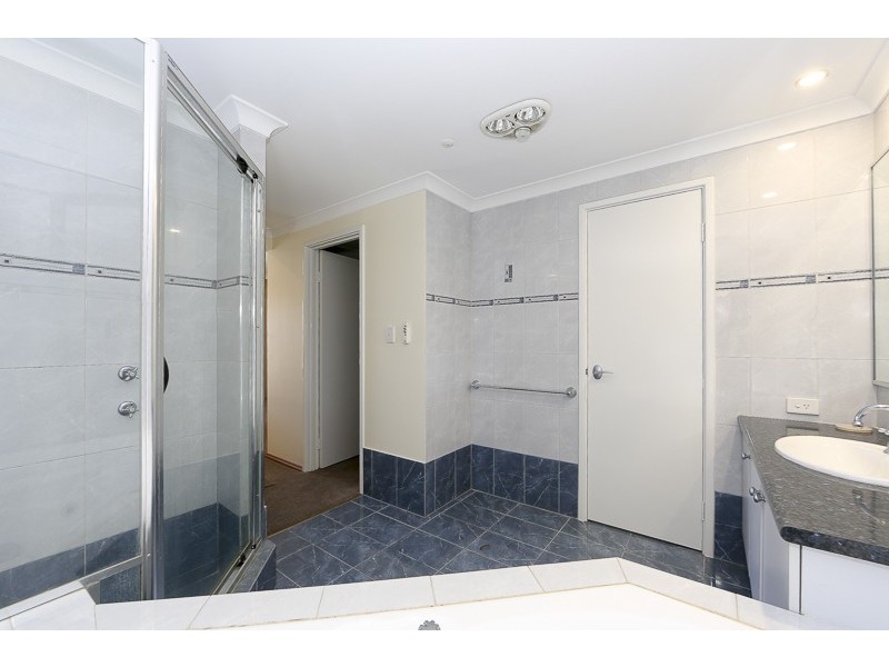 42 Dalecross Avenue, Madeley WA 6065