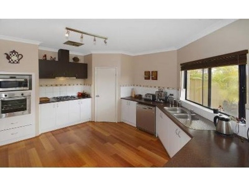 26 Sandringham Drive, Darch WA 6065