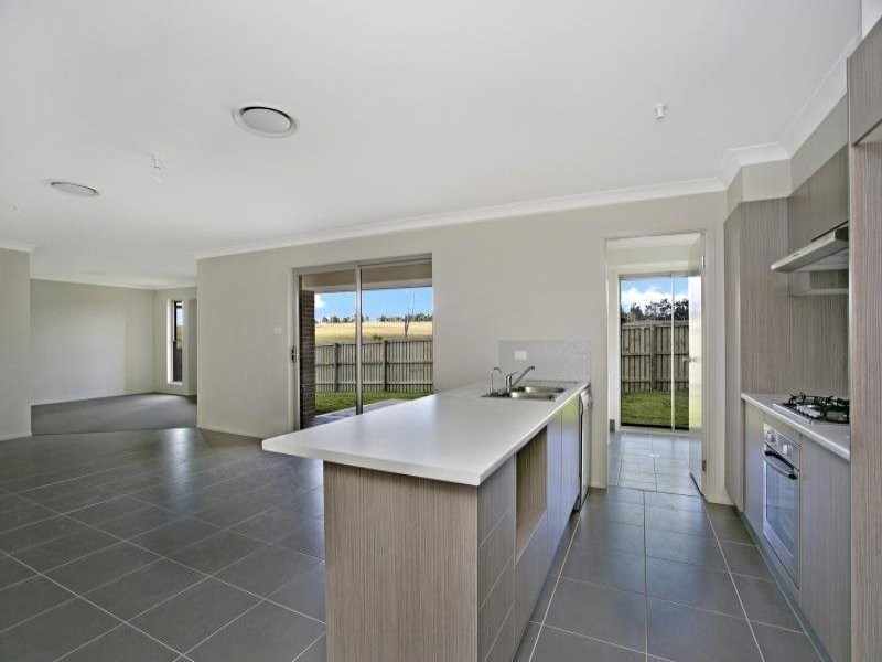 2 Grasshawk Drive, Thornton NSW 2322