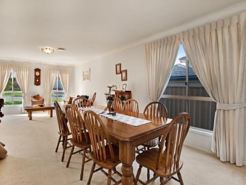 6 Yaldara Avenue, Thornton NSW 2322