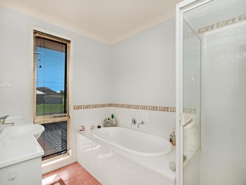 6 Yaldara Avenue, Thornton NSW 2322