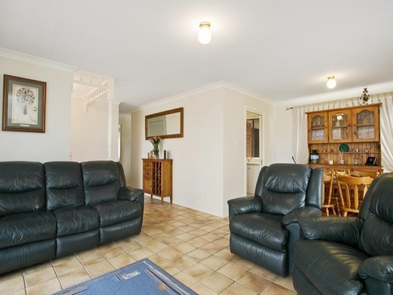 1 Rosewood Avenue, Thornton NSW 2322