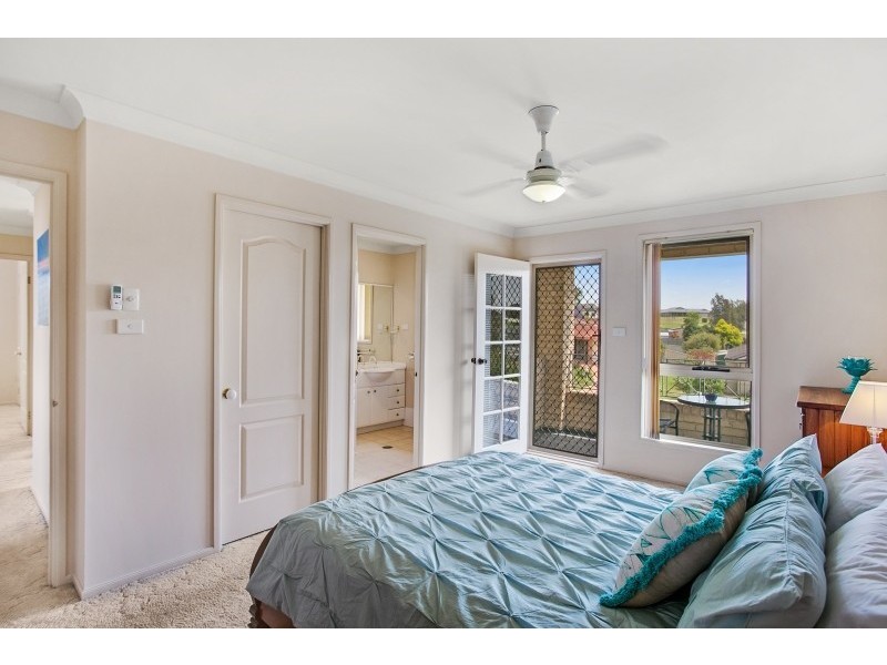 6 Featherwood Place, Thornton NSW 2322