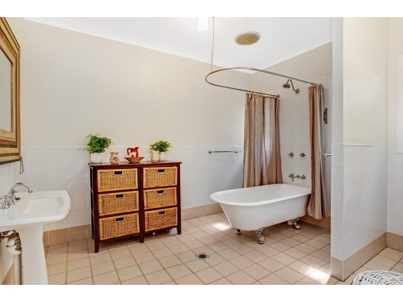 9 Hilldale Drive, Bolwarra Heights NSW 2320
