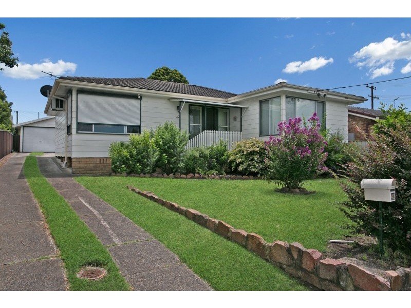 42 Redbill Drive, Woodberry NSW 2322