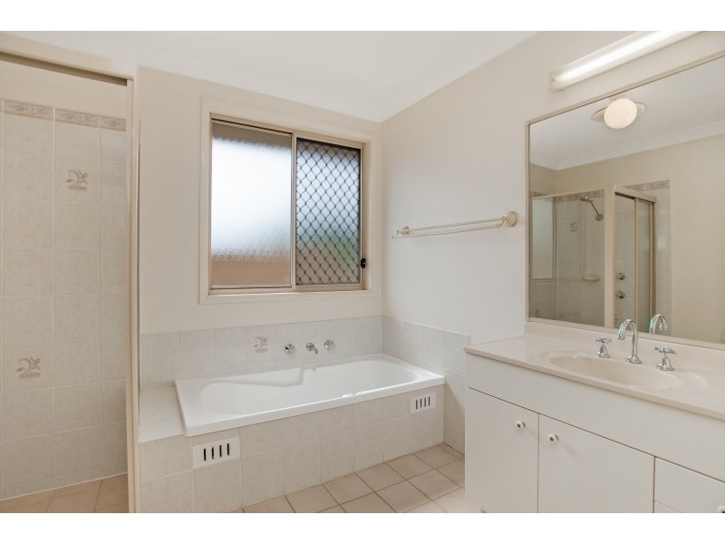 8 Brentwood Terrace, Thornton NSW 2322