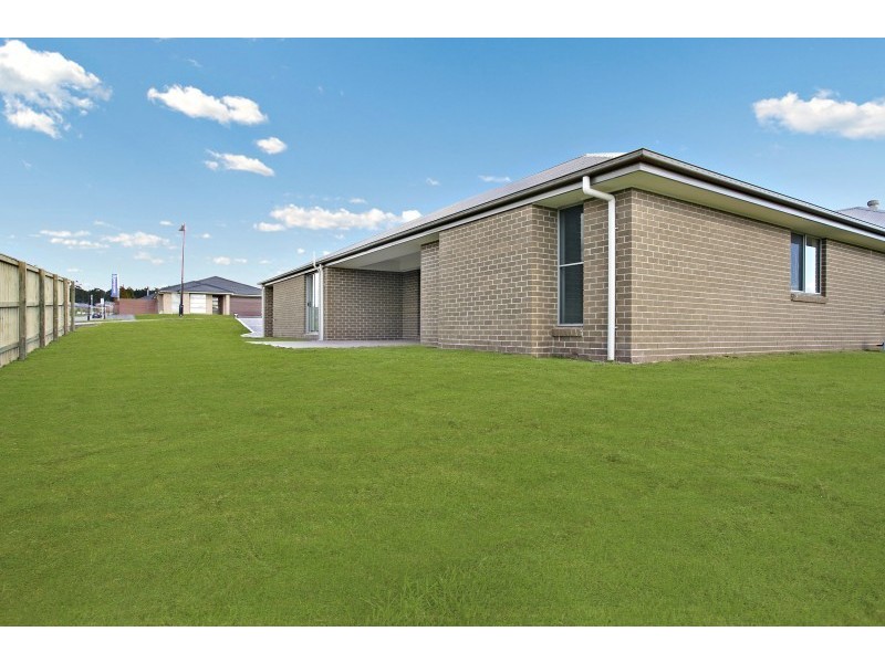 2 Grasshawk Drive, Thornton NSW 2322