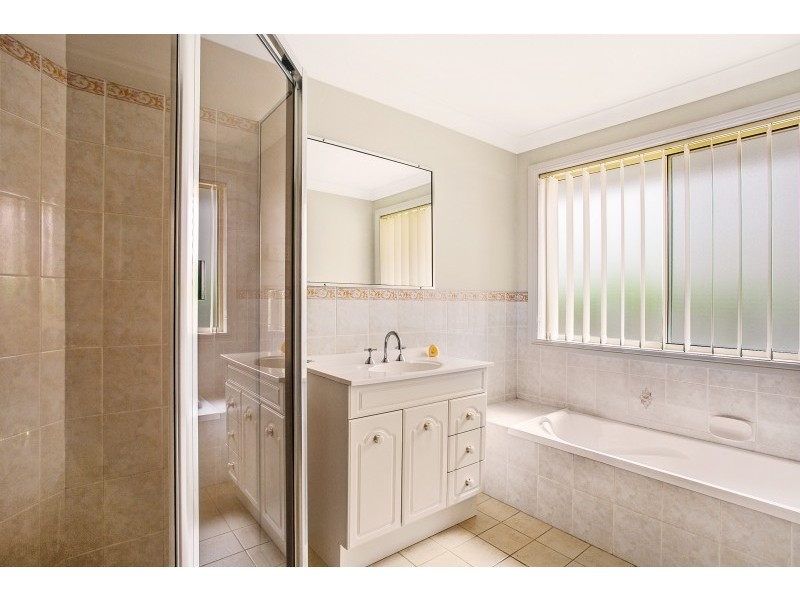 44 Canterbury Drive, Raworth NSW 2321