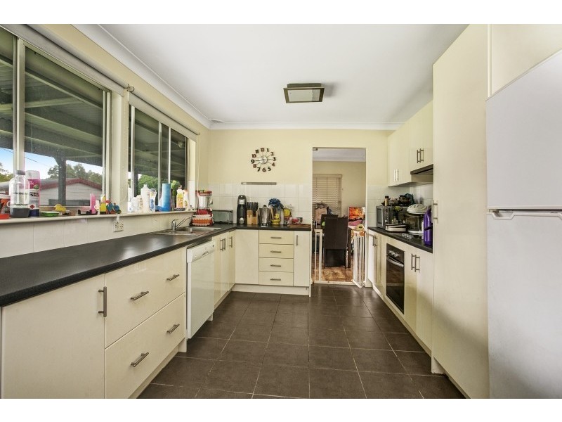 15 Young Close, Thornton NSW 2322